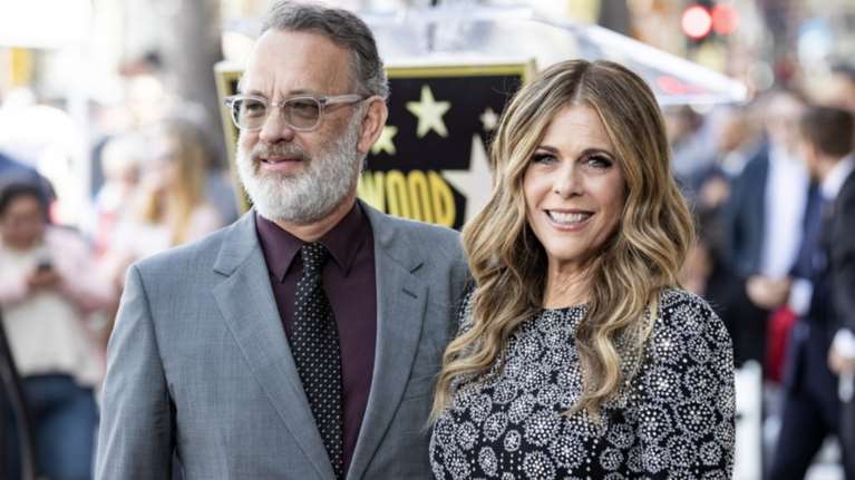 Ξέρετε με τι αυτοκίνητο κυκλοφορεί στην Πάρο ο Τομ Χανκς;