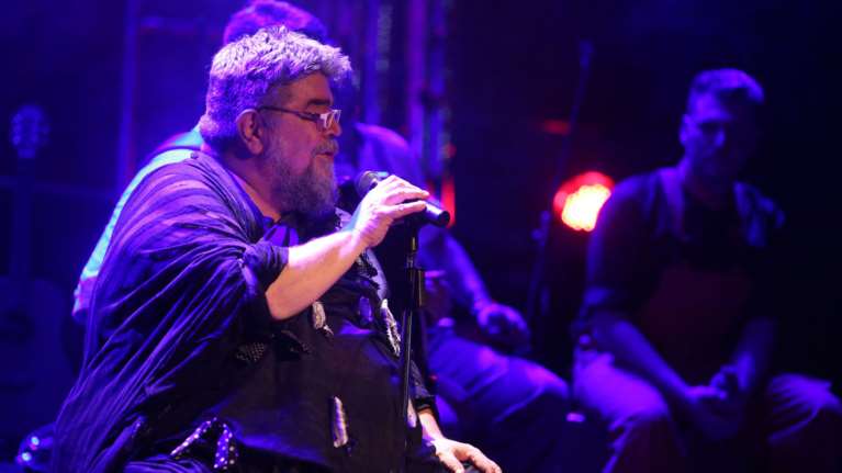 Ο Κραουνάκης απαντά για όσα έγιναν στη συναυλία του στην Ύδρα