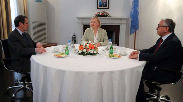 Ενα βήμα πιο κοντά στην τριμερή με γγ του ΟΗΕ Αναστασιάδης-Ακιντζί