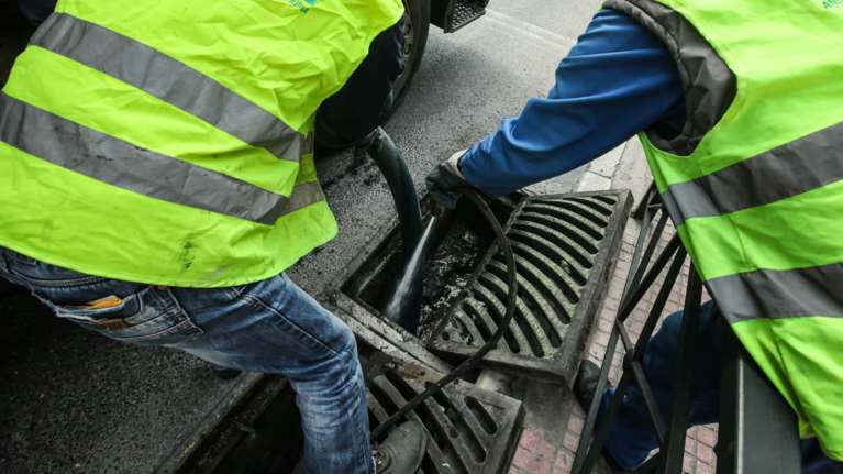 Πατέρας με γιο έπεσαν σε φρεάτιο στο Ρίο-Νεκρός ο πατέρας