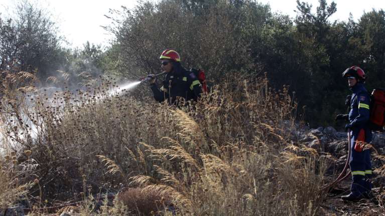 Κεφαλονιά: Δασική πυρκαγιά μόλις 2 χιλιόμετρα από το αεροδρόμιο