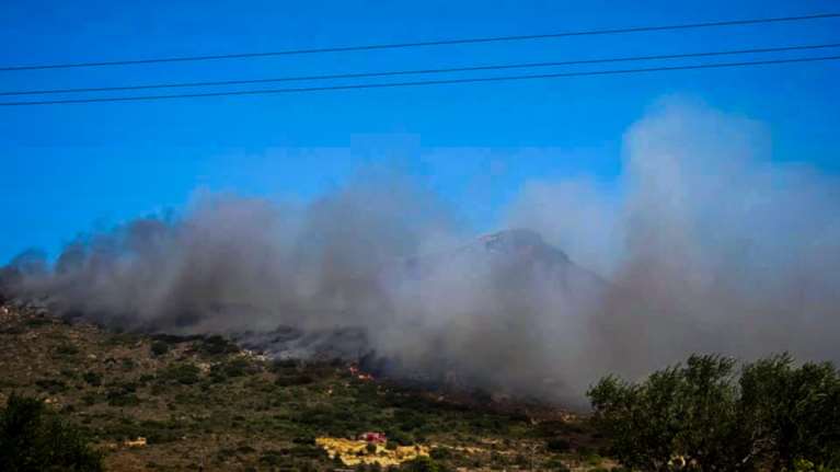 Ενισχύθηκαν και πάλι οι πυροσβεστικές δυνάμεις στην Ελαφόνησο