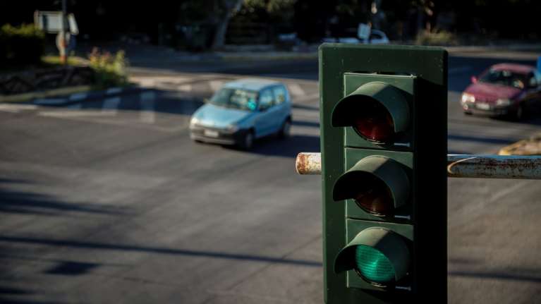 Φωτιά στον Υμηττό: Αποκαταστάθηκε η κυκλοφορία σε Αττική Οδό και Κατεχάκη