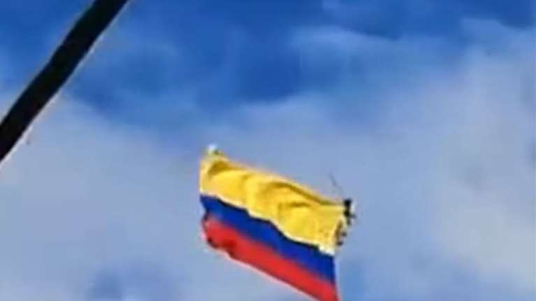 Κολομβιανοί αξιωματικοί πέφτουν στο κενό - Έσπασε το σχοινί (βίντεο)