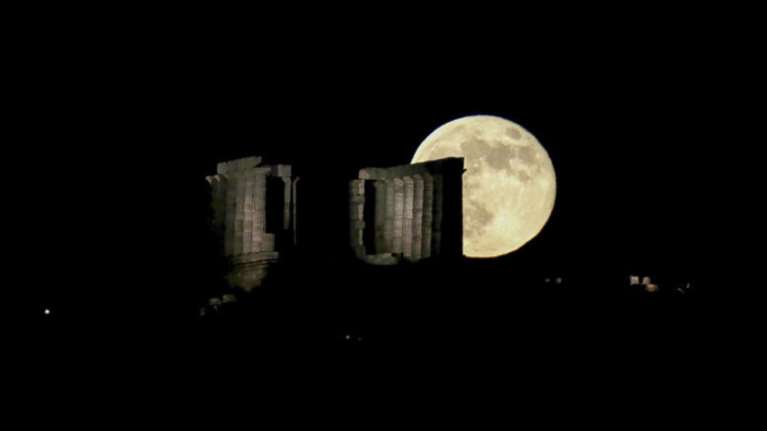 Ανοιχτά μέχρι και τα μεσάνυχτα τα μνημεία για την Πανσέληνο του 15γουστου