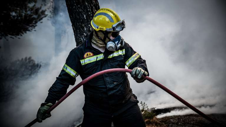 Κόρινθος: Υπό έλεγχο η φωτιά στο Βασιλικό