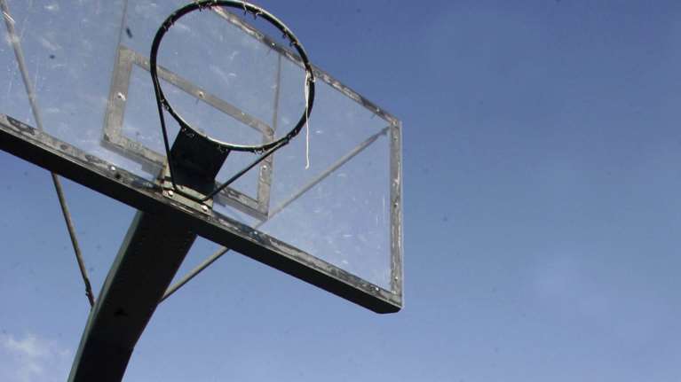 Τραυματισμός 12χρονου στην Κρήτη-Κάρφωσε σε μπασκέτα