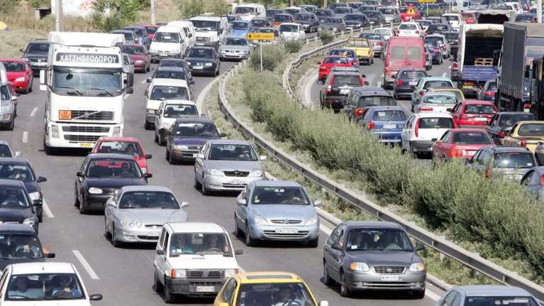 Θεσσαλονίκη: Κυκλοφοριακό κομφούζιο λόγω καραμπόλας