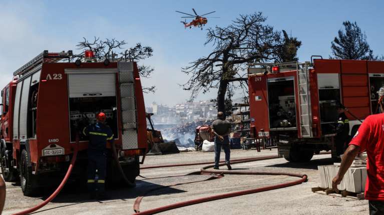 Σε ύφεση και οριοθετημένη η πυρκαγιά στο Χαϊδάρι