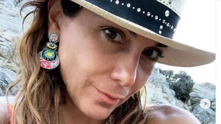 Δέσποινα Βανδή: Χωρίς ίχνος μακιγιάζ στην αγκαλιά των αγαπημένων της