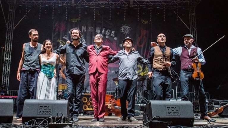 Οι Barcelona Gipsy balKan Orchestra σε μια βραδιά μαγείας