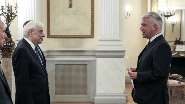 Ο νέος πρέσβης της Γερμανίας συστήνεται με βίντεο στην Αθήνα