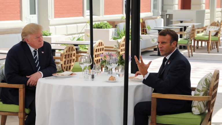 Τι συζητήθηκε στο γεύμα Τραμπ και Μακρόν ενόψει της G7