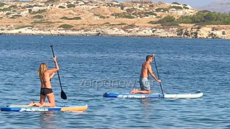 Κυριάκος και Μαρέβα Μητσοτάκη έκαναν SUP στο Μαράθι