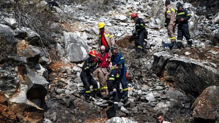 Υπο μερικό έλεγχο η πυρκαγιά στον Μαραθώνα