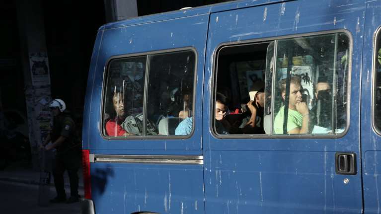 Σε προσωρινό ξενοδοχειακό κατάλυμα οι 134 μετανάστες από τα Εξάρχεια