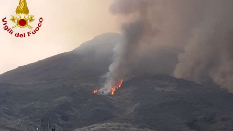 Τουρίστας καταγράφει τη νέα έκρηξη του ηφαιστείου Στρόμπολι