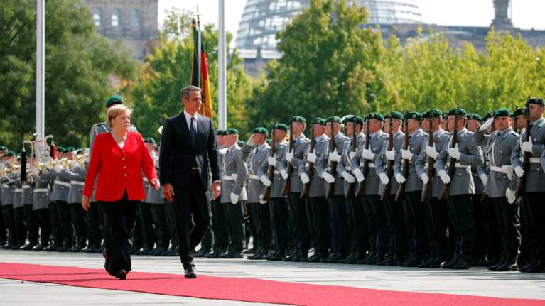 Σε εξέλιξη η συνάντηση Μέρκελ-Μητσοτάκη στο Βερολίνο [Εικόνες]
