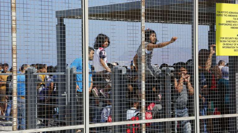 Eκτός σχολείου το 75% των παιδιών-προσφύγων στα νησιά