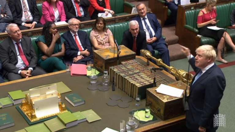 Σε θέσεις μάχης οι βουλευτές για την έναρξη του Κοινοβουλίου