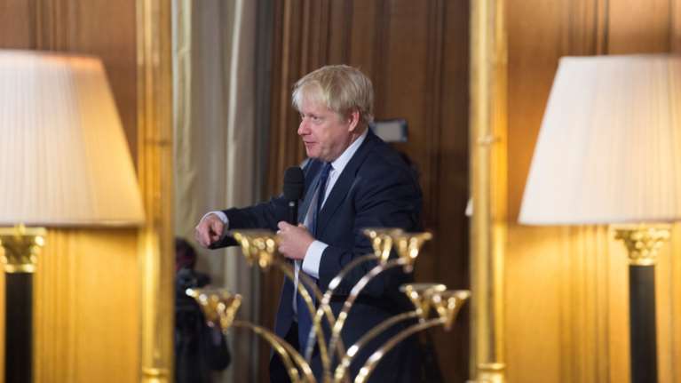 Sun: Ο Τζόνσον θα προκηρύξει πρόωρες εκλογές την Τετάρτη