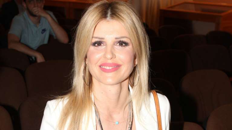 Έλενα Ράπτη: Η φωτογραφία με την αδελφή της Αντιγόνη - Πόσο μοιάζουν