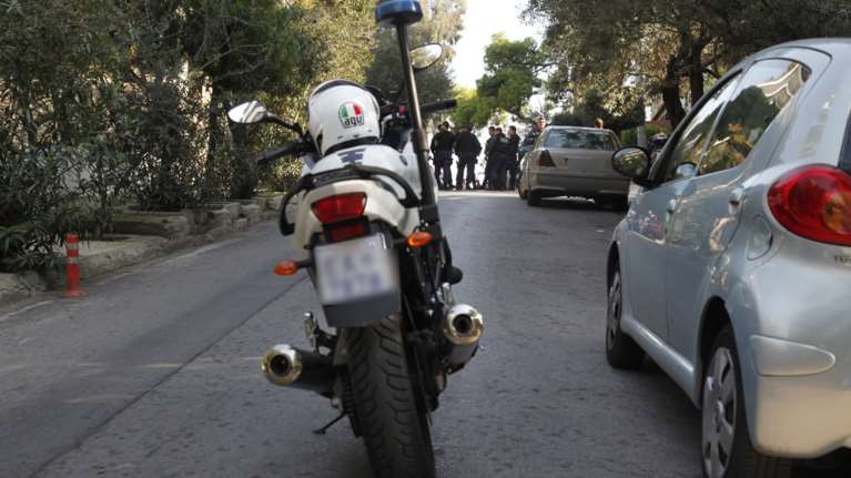 Παραβίαζαν εισόδους &amp; μπαλκονόπορτες και «σάρωναν» τα σπίτια