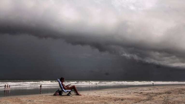 Στην κατηγορία 2 υποβαθμίστηκε ο κυκλώνας Ντόριαν