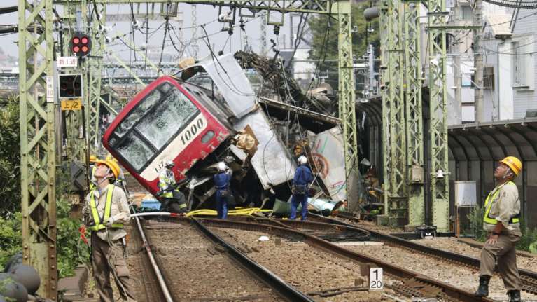 Ιαπωνία: Σύγκρουση τρένου με φορτηγό, 1 νεκρός και 34 τραυματίες