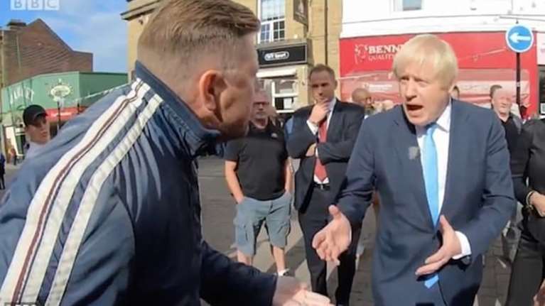 Oργή κατά Τζόνσον: «Φύγε από την πόλη μου»