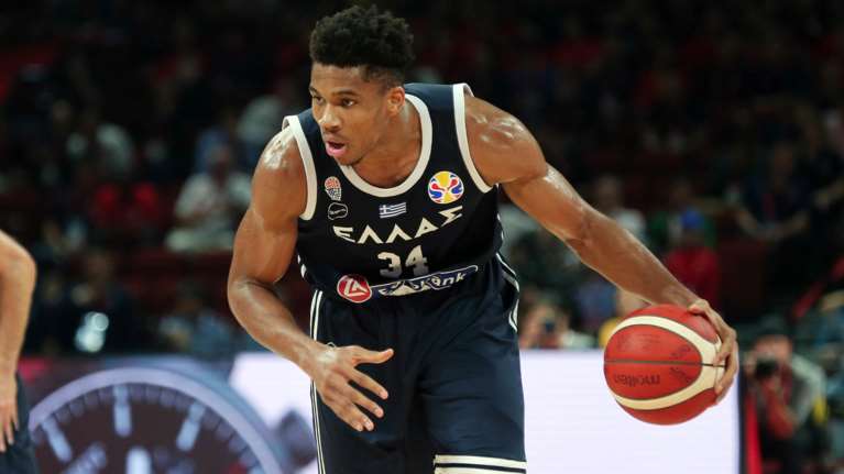 Ο Γ. Αντετοκούμπο ένας από τους πρεσβευτές της αντικαπνιστικής καμπάνιας