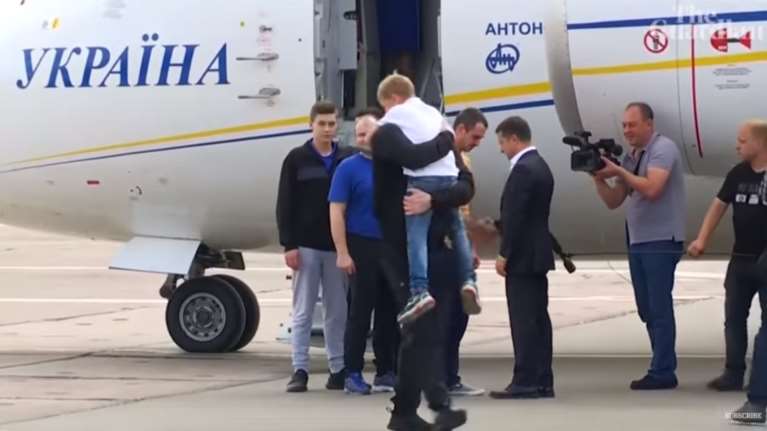 Ουκρανία: Επανενωση των κρατουμένων με τις οικογένειές τους