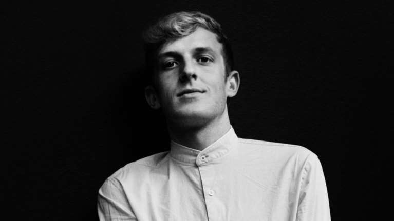 Ο Γάλλος συγγραφέας Εντουάρ Λουί στο Public