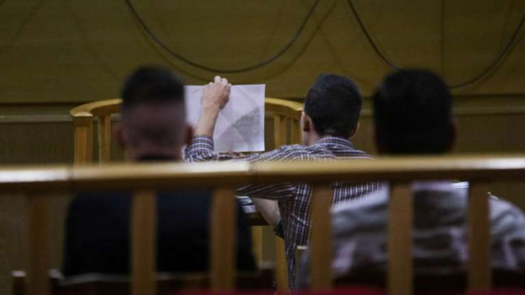 Δίκη Χρυσής Αυγής: «Δεν ήμουν μέλος, μοίραζα ρούχα»