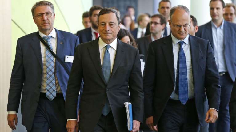 Η ώρα του &quot;σούπερ Μάριο&quot;: Τι περιμένουν οι αγορές από την ΕΚΤ