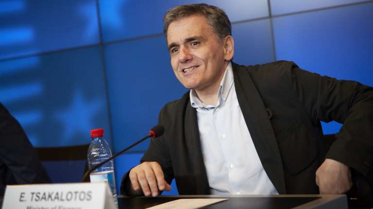 «Θα τα επαναδιαπραγματευτούν όταν η ωραία κοιμωμένη βρει τον πρίγκηπά της»