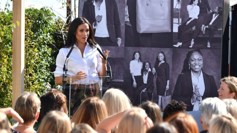 Ποιος «τόλμησε» να διακόψει τη Μαρκλ ενώ παρουσίαζε την συλλογή της