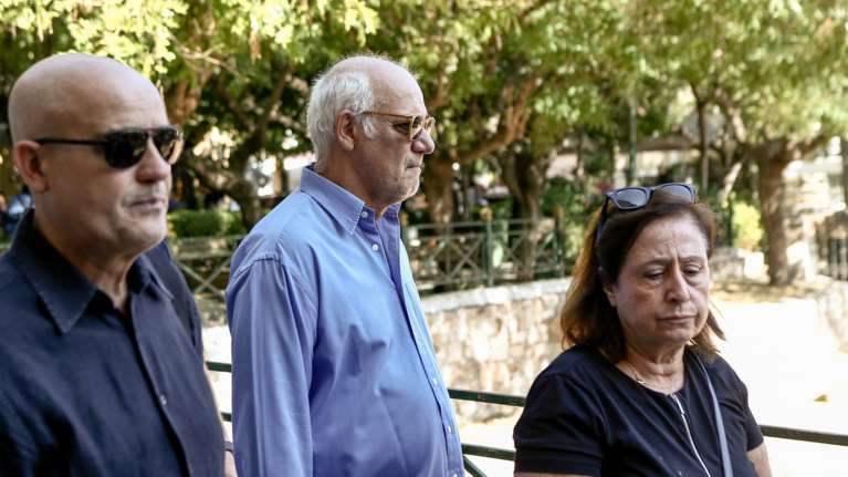 Σε κλειστό κύκλο η κηδεία του Τάκη Σπυριδάκη