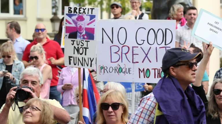 Λουξεμβούργο-Brexit: Διαδηλωτές γιούχαραν τον Βρετανό πρωθυπουργό Τζόνσον