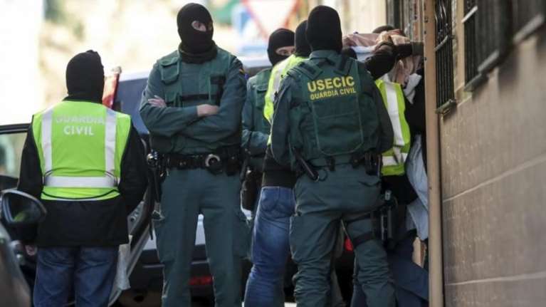 Οικογενειακή τραγωδία στην Ισπανία: Σοκ μετά την τριπλή δολοφονία