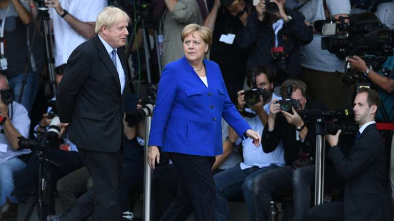 Brexit: Τηλεφωνικη συνομιλία Μέρκελ - Τζόνσον