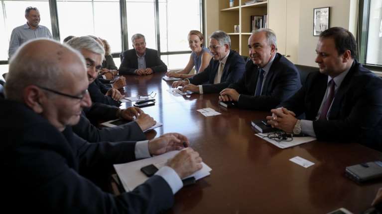 ΥΠΕΝ: Οι μικρές αυξήσεις στα καύσιμα θα απορροφηθούν