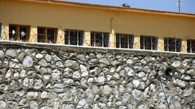 Αστυνομική έφοδος σε &quot;περίπτερο&quot; κοκαΐνης στον Κορυδαλλό