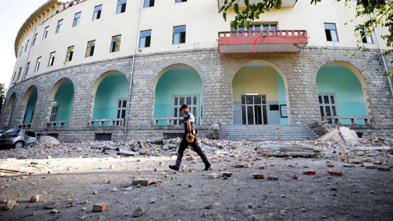 Αλβανία: Δεκάδες τραυματίες και σοβαρές ζημιές σε κτίρια