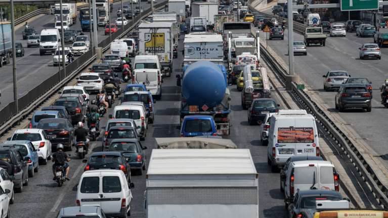 Καθυστερήσεις στον Κηφισό λόγω τροχαίου