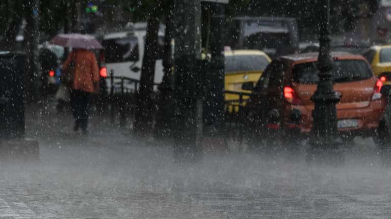 Aλλάζει ο καιρός- Bροχές, ισχυρές καταιγίδες και χαλάζι