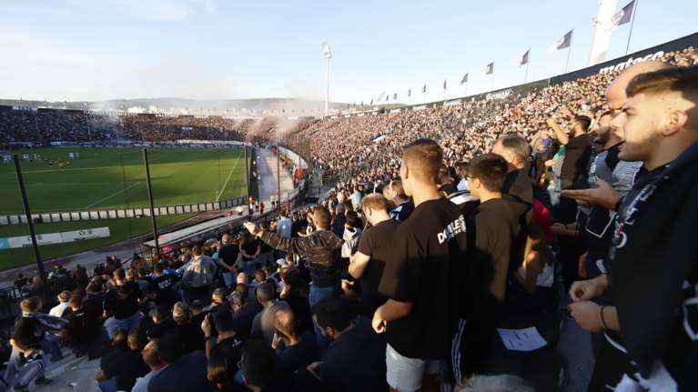 Οπαδός του ΠΑΟΚ τραυματίστηκε όταν έκασε κροτίδα στο χέρι του