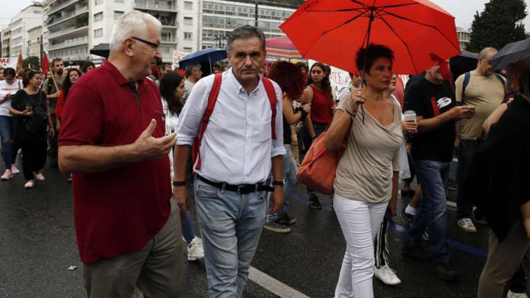 ΑΔΕΔΥ: Απύθμενο θράσος η παρουσία Τσακαλώτου στο συλλαλητήριο