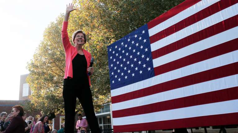 Η Γουόρεν προηγείται του Μπάιντεν για το χρίσμα των Δημοκρατικών