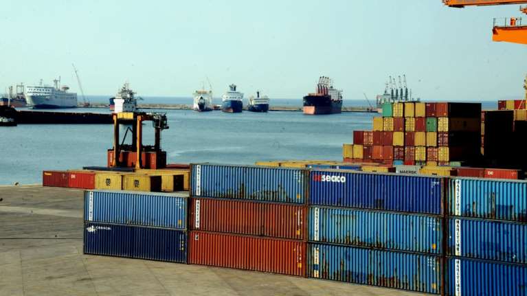 Σύγκρουση πλοίων στο λιμάνι του Ικονίου - Ένας τραυματίας